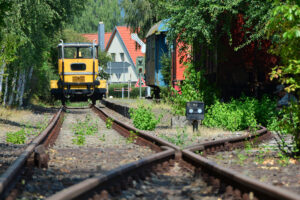 Ehemalige Bahntrasse des Hofheimerles, alte Lok