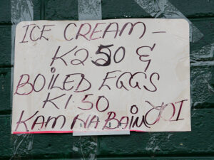 Hier gibt's Eiscreme! Laden in Konos auf New Ireland, Papua Neuguinea.