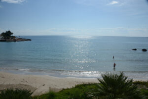  Der Strand Fontane Bianche lockt herunter vom Rad und ins Wasser