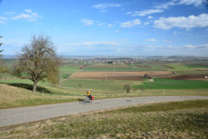 Blicke vom Höchsten Punkt des Radwegs aus: Fürstenberg, 771 m