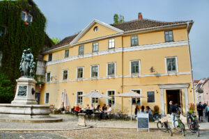 Das Café Donndorf mit Kuchen von der Kuchenmanufaktur Koriat