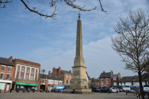 Marktplatz von Ripon mit Obelisk